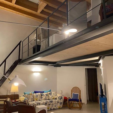 Apartament Open Space City Center Con Terrazzo E Due Bagni Mediolan Zewnętrze zdjęcie