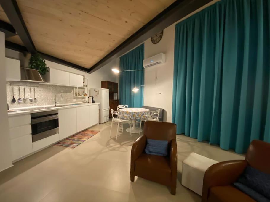 Apartament Open Space City Center Con Terrazzo E Due Bagni Mediolan Zewnętrze zdjęcie